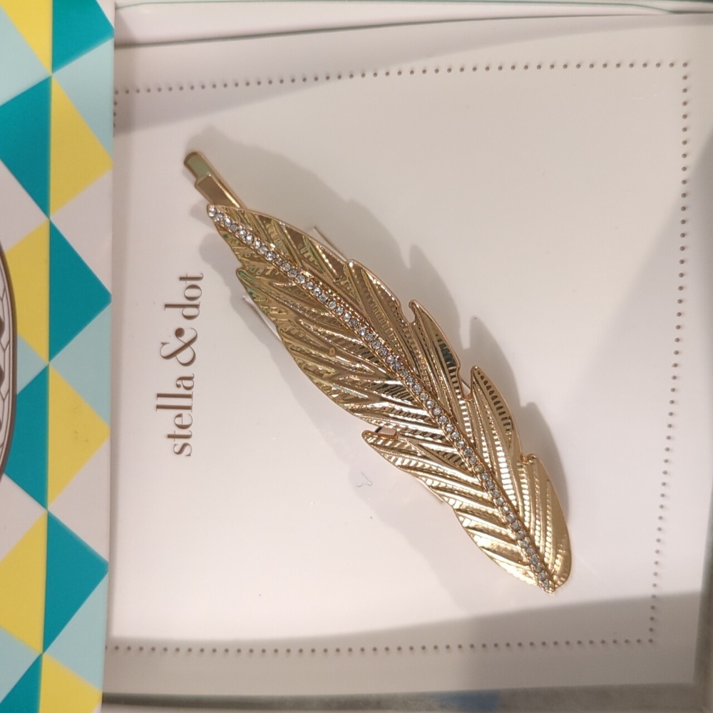 Stella & Dot Pave Leaf Hairpin